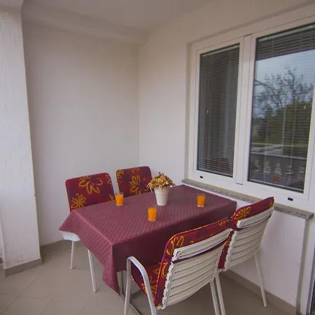 Apartments Dario Krk Town Exterior foto